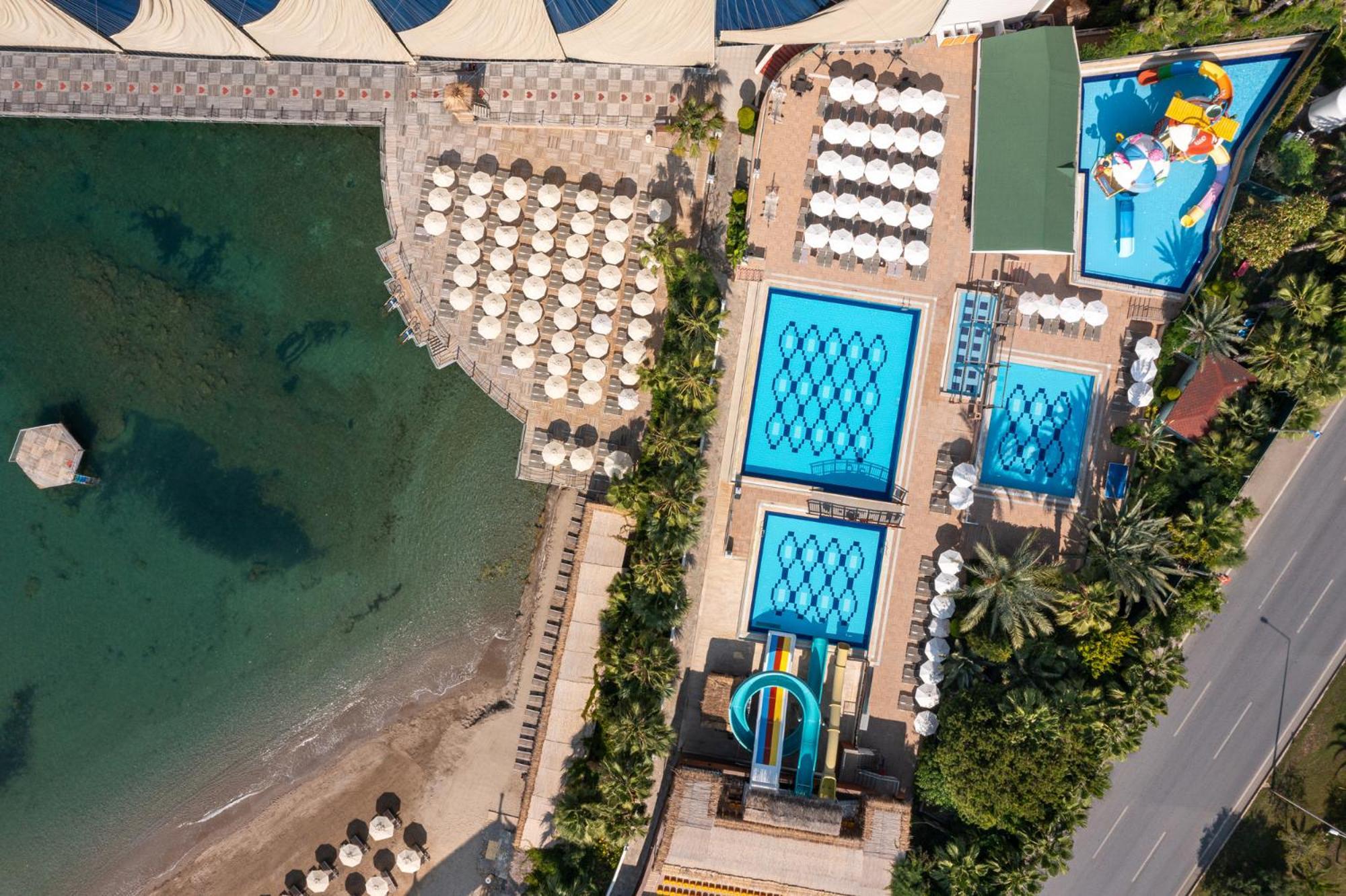 Adin Beach Hotel アブサルア エクステリア 写真